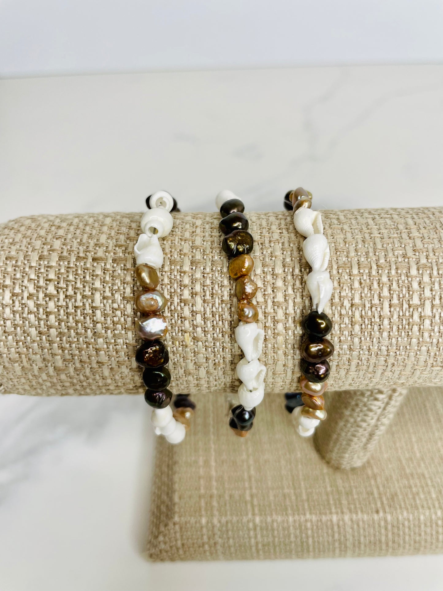 Nassa White Shell Freshwater Pearl Bracelet