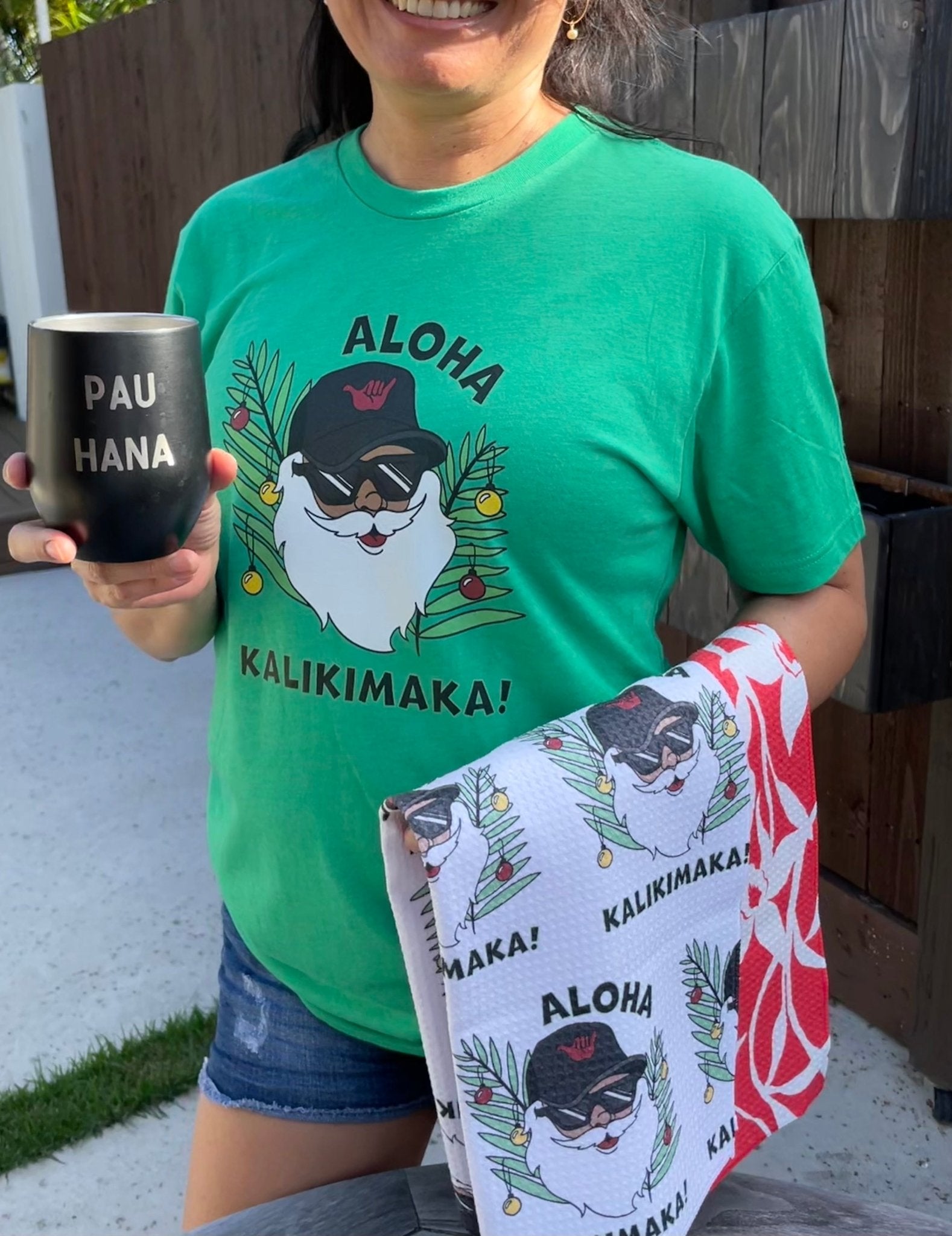 Meet Anabelle Rottman designer Aloha Kalikimaka Santa – Global Village ...