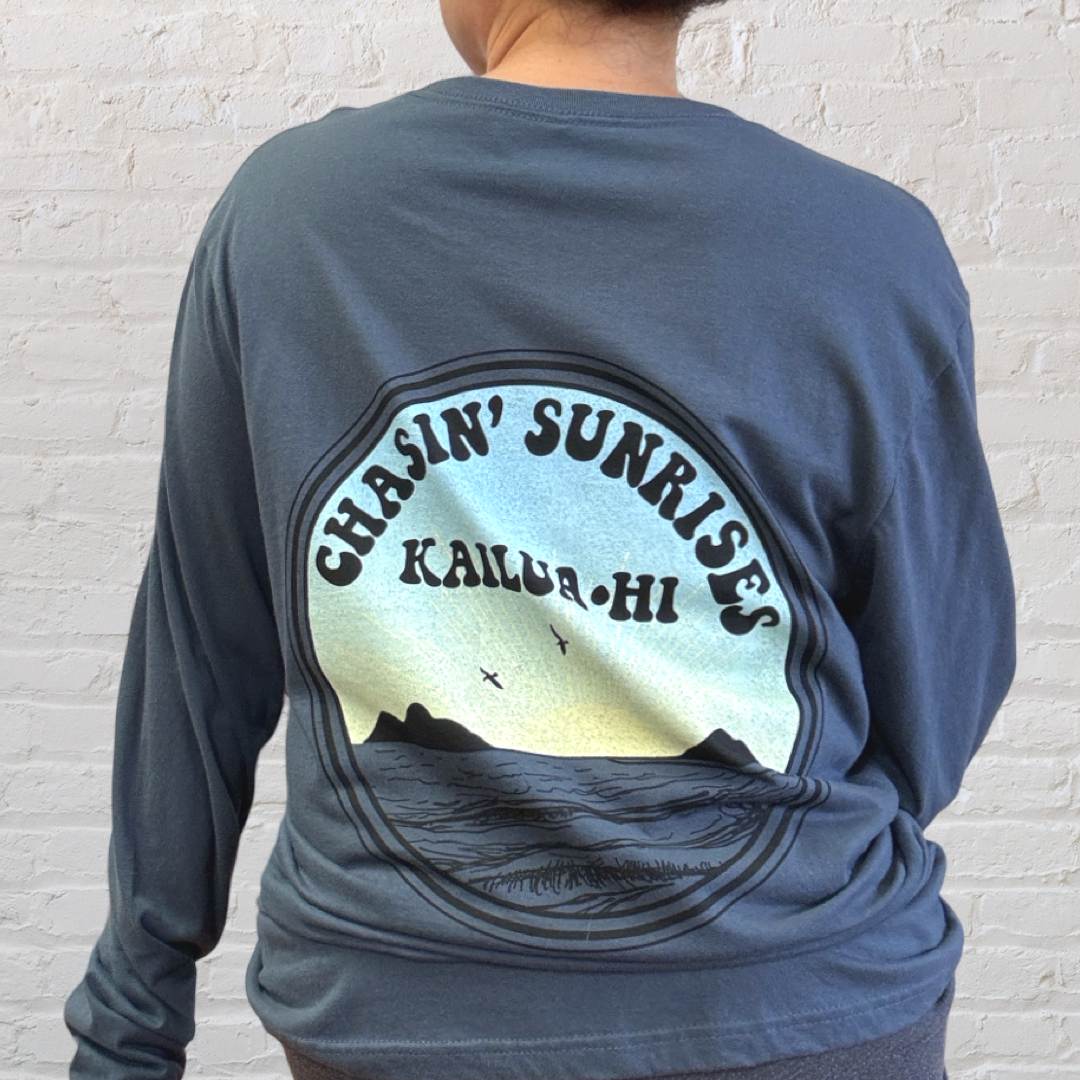 Chasinʻ Sunrises Graphic Long Sleeve T-Shirt